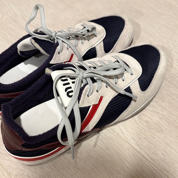 Miu Miu Navy and Cream Sneakers with Red Accent - Picture 3 of 6